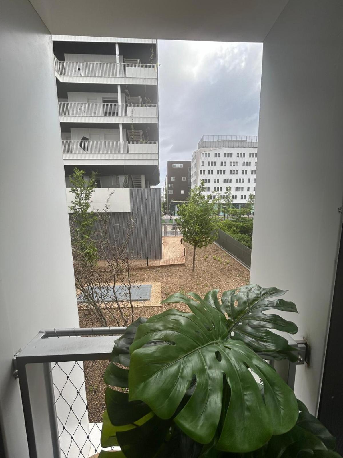 Spacious Appt With Balcony In The 13th Appartement